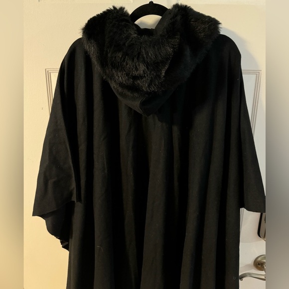 VTG Fur Hooded Wool Elegant Cape Coat Free Size Long Made in USA Union Tag Black - Picture 9 of 11